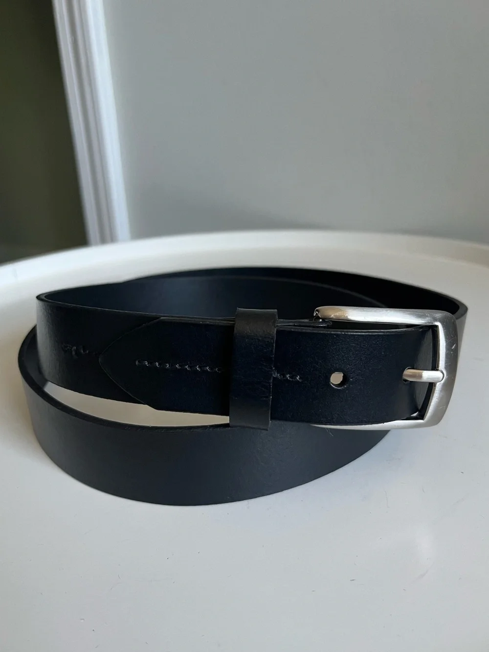 Classic Black Leather Men’s Belt with Silver Buckle Guatemala XL